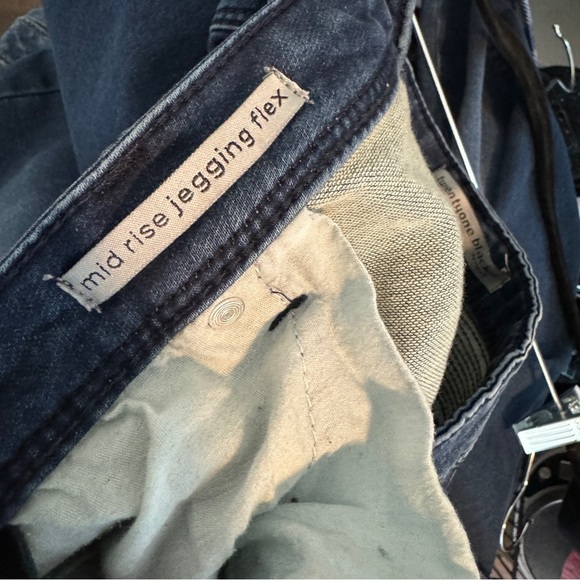 Twentyone Black by rue21 Mid Rise Jegging Flex Moto Jeans 20 - Picture 8 of 9